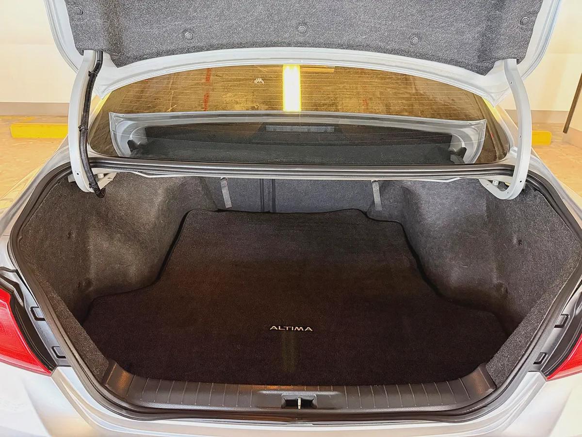 Nissan Altima SV 2017 Model GCC Specs With Partial Service History In Perfect Condition-17-17