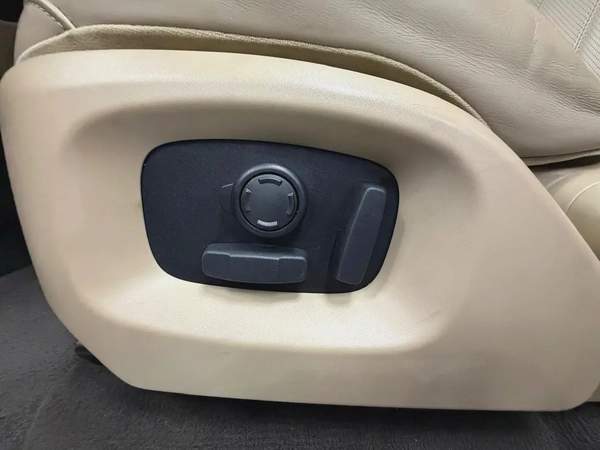 1 Owner | Original Paint | Full Service History | Warranty | GCC Specs