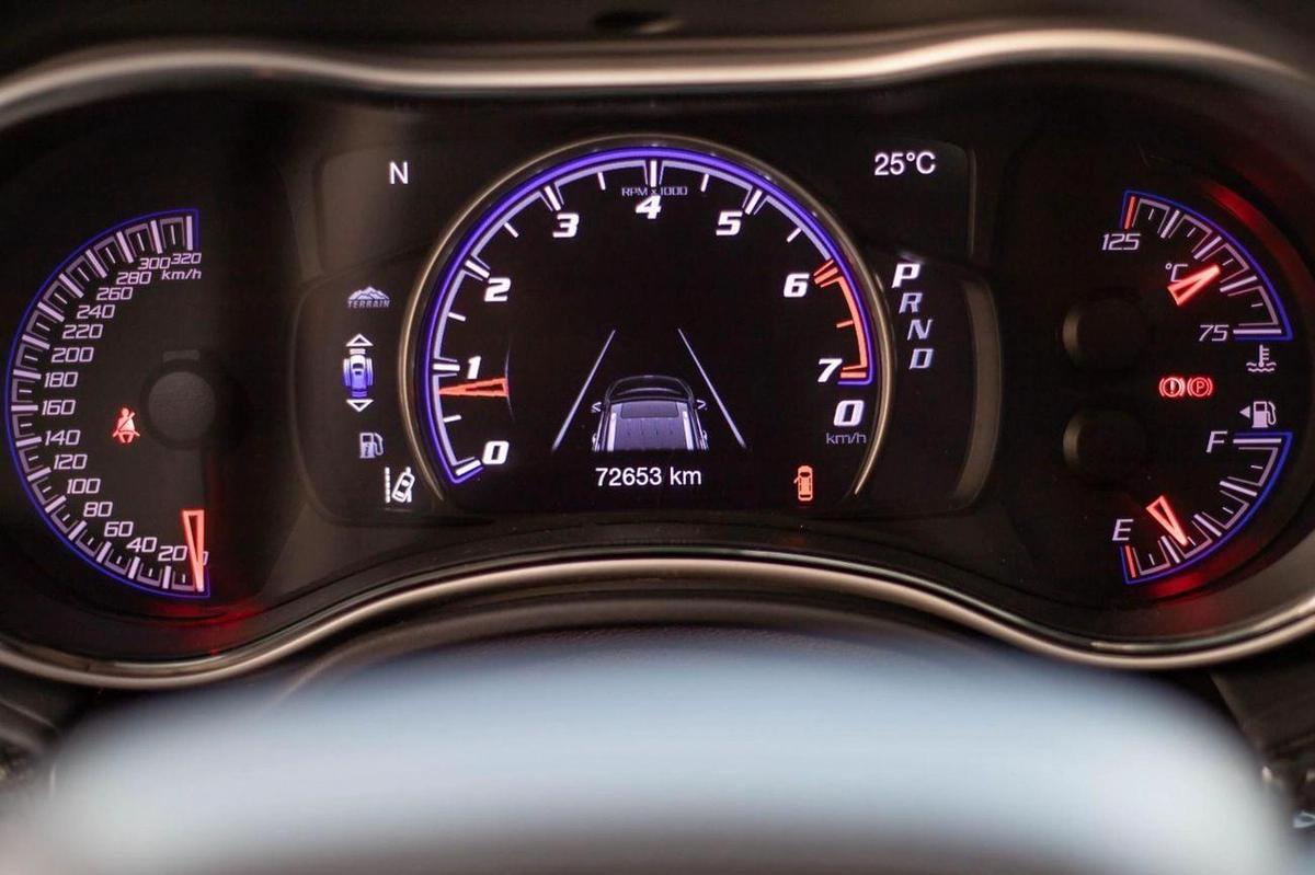 Jeep Grand Cherokee Trackhawk 6.2L-11-11