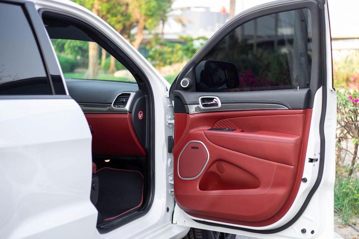 Jeep Grand Cherokee Trackhawk 6.2L-15-15