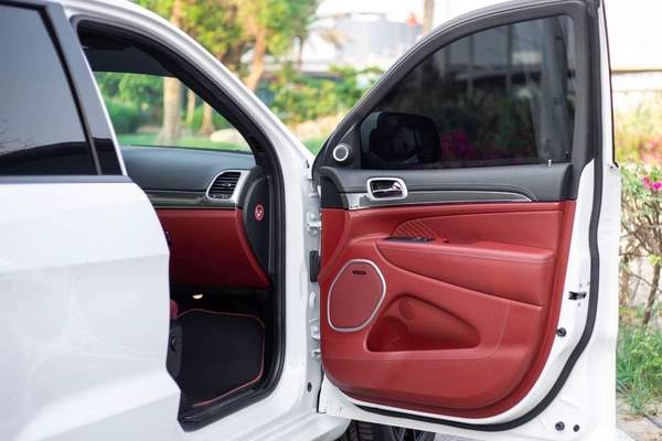 Jeep Grand Cherokee Trackhawk 6.2L