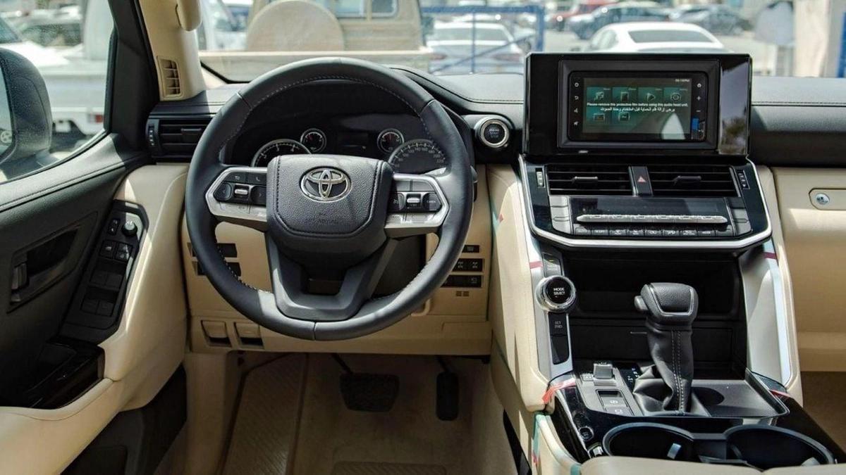 Toyota Land Cruiser LC300 GXR 3.3D AT MY2025 – BLACK-10-10
