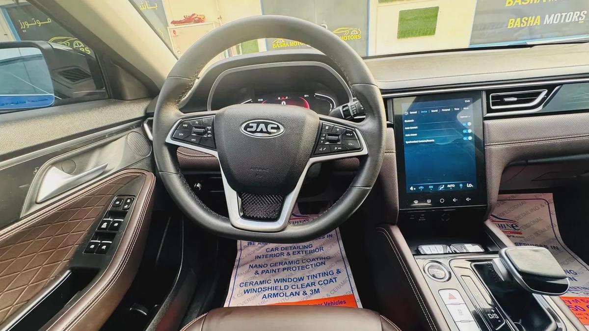 JAC J7 2023 GCC Specs - Excellent Condition-4-4