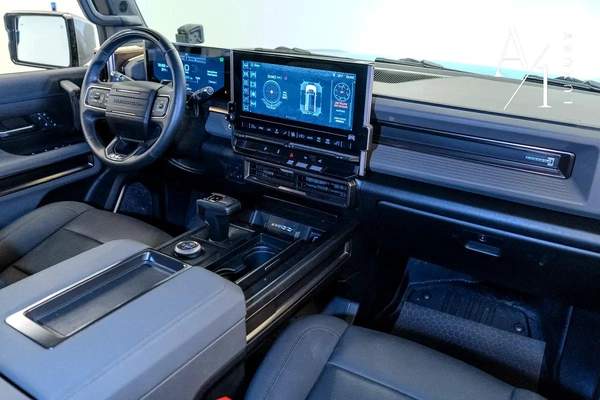2024 GMC Hummer EV, Fully Loaded, Clean Tittle, 830 HP, Excellent Condition, American Spec