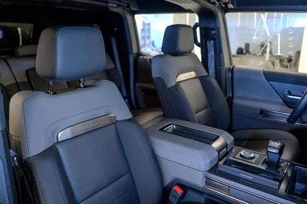2024 GMC Hummer EV, Fully Loaded, Clean Tittle, 830 HP, Excellent Condition, American Spec
