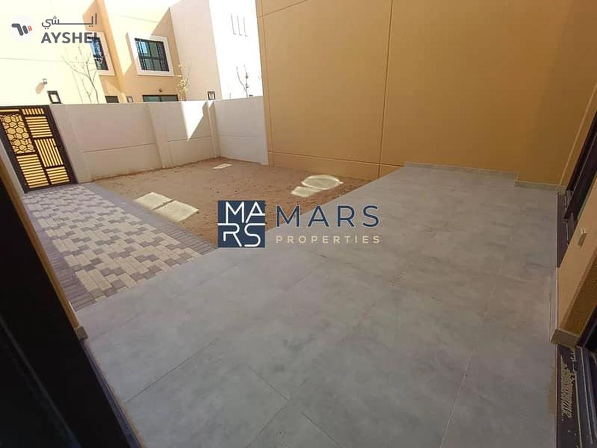 Luxurious brand new 3 bedroom villa available in sustainable city for rent just 130k-10-10