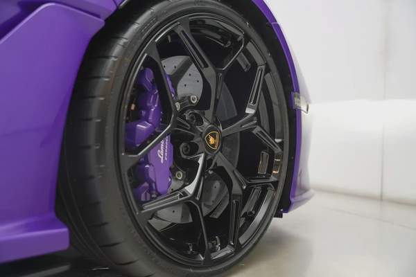 2025 LAMBORGHINI REVUELTO