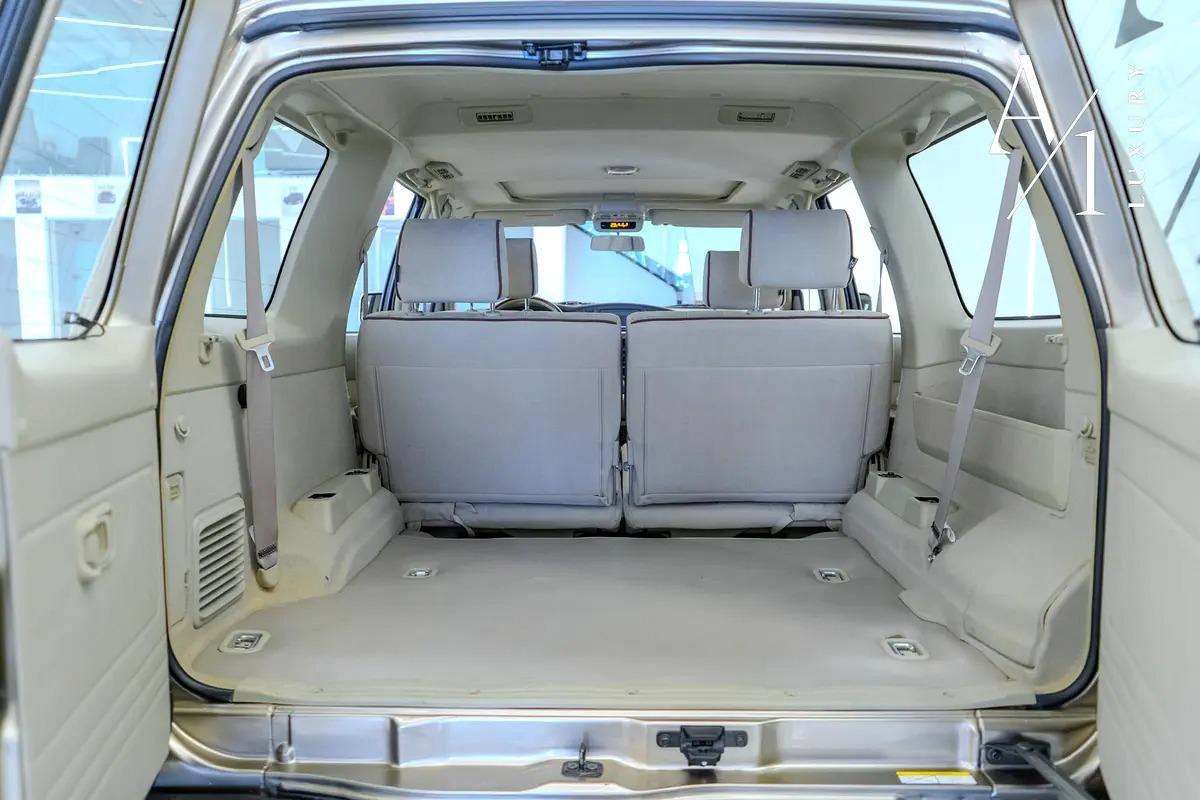 2009 Nissan Petrol Super Safari VTC V6, Fully Modified, Very Clean, Low Kms, GCC Specs-7-7