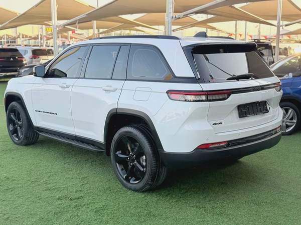 JEEP GRAND CHEROKEE—2024–GCC—FREE ACCIDENT—ORIGINAL PAINT—FULL SERVICE HISTORY —LOW MILAG—FULL OPTIO