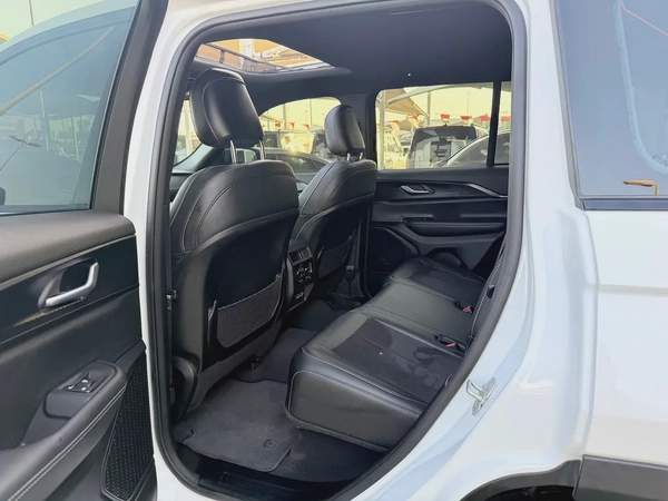 JEEP GRAND CHEROKEE—2024–GCC—FREE ACCIDENT—ORIGINAL PAINT—FULL SERVICE HISTORY —LOW MILAG—FULL OPTIO