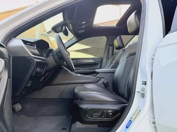 JEEP GRAND CHEROKEE—2024–GCC—FREE ACCIDENT—ORIGINAL PAINT—FULL SERVICE HISTORY —LOW MILAG—FULL OPTIO
