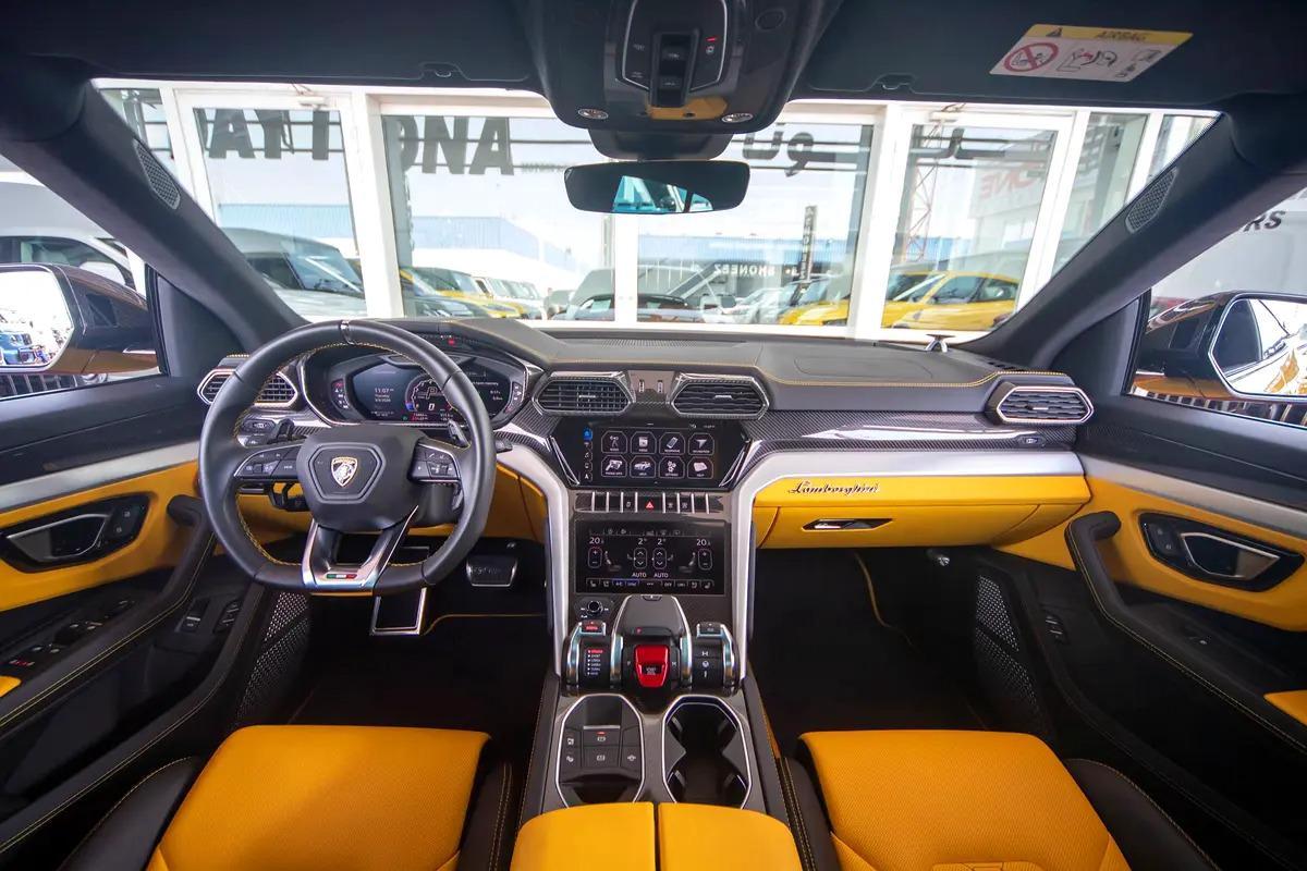 Lamborghini Urus | 2021 | 13,500Km | Under warranty-11-11