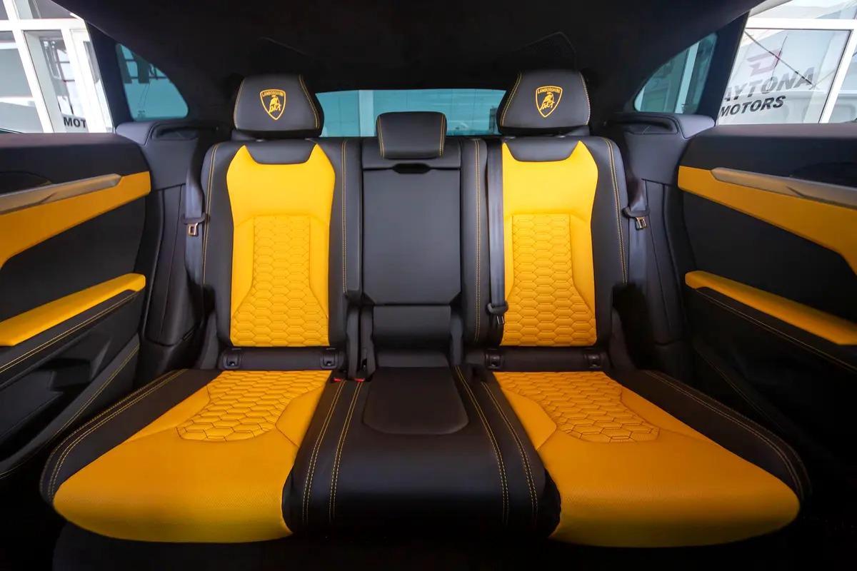 Lamborghini Urus | 2021 | 13,500Km | Under warranty-17-17