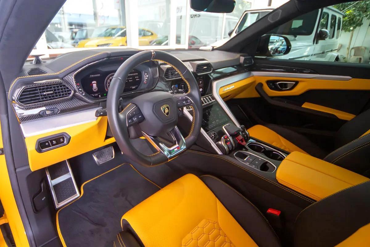 Lamborghini Urus | 2021 | 13,500Km | Under warranty-13-13