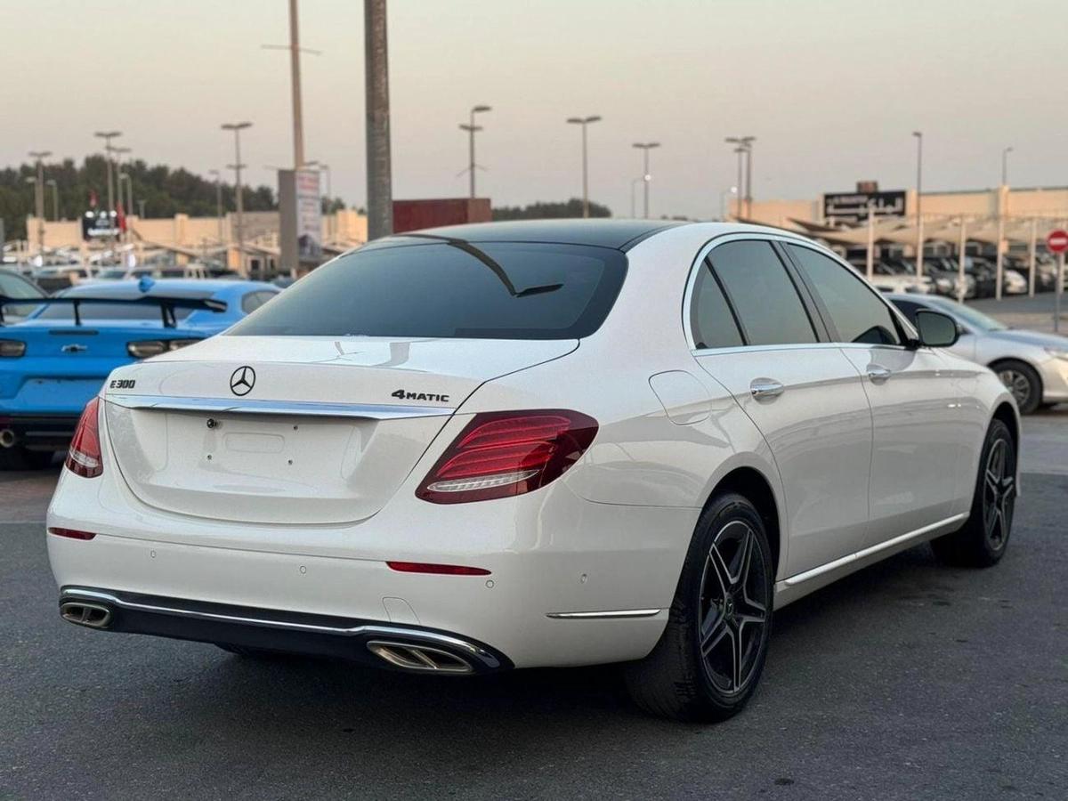 Mercedes-Benz E300 Premium 2.0L-3-3