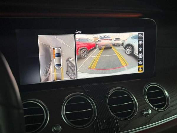 Mercedes-Benz E300 Premium 2.0L