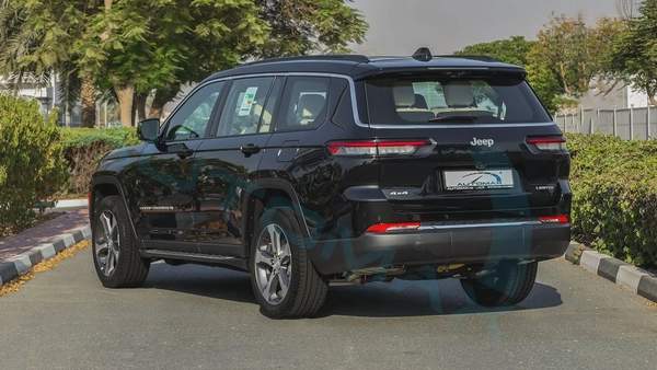 2025 JEEP GRAND CHEROKEE L LIMITED PLUS LUXURY GCC 0Km With 3 Years Or 60,000 Km Warranty