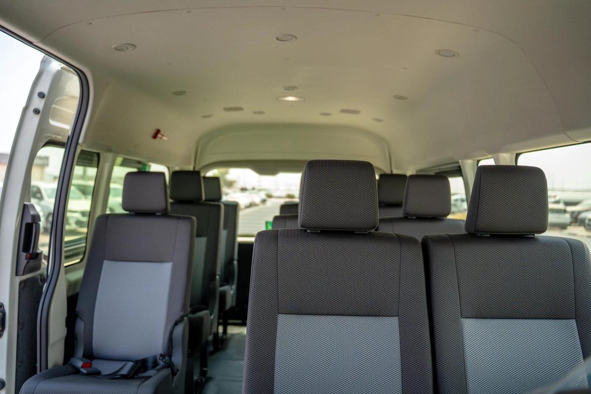 TOYOTA HIACE 2.8L 2025-10-10