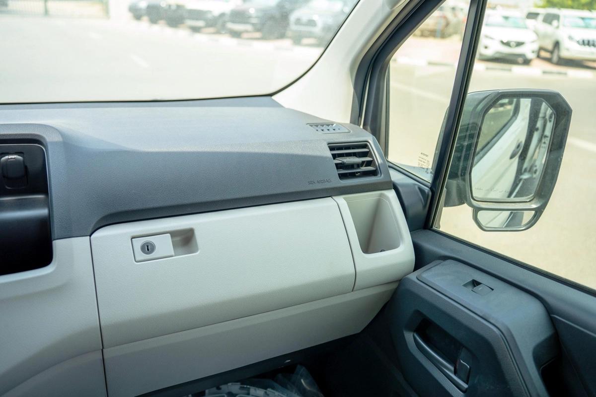 TOYOTA HIACE 2.8L 2025-11-11
