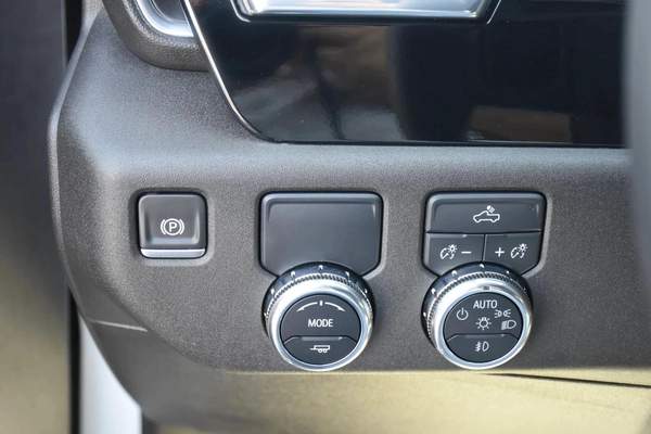 GMC SIERRA ELEVATION 2025 | WHITE