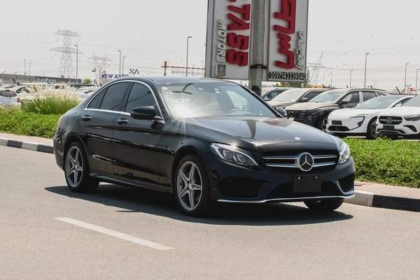 2016 - BENZ C200- SUPER CLEAN - LIKE NEW - ONLY 33,000 KM