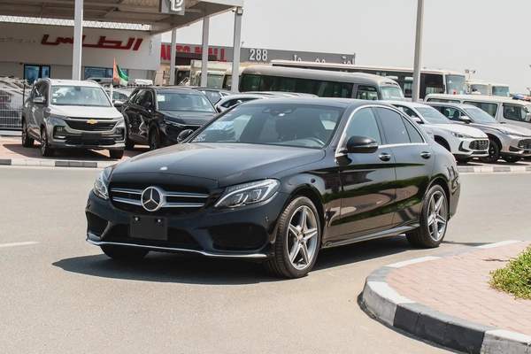 2016 - BENZ C200- SUPER CLEAN - LIKE NEW - ONLY 33,000 KM