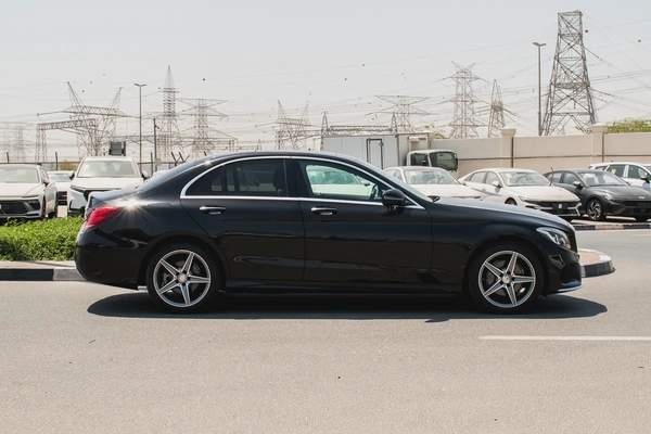2016 - BENZ C200- SUPER CLEAN - LIKE NEW - ONLY 33,000 KM