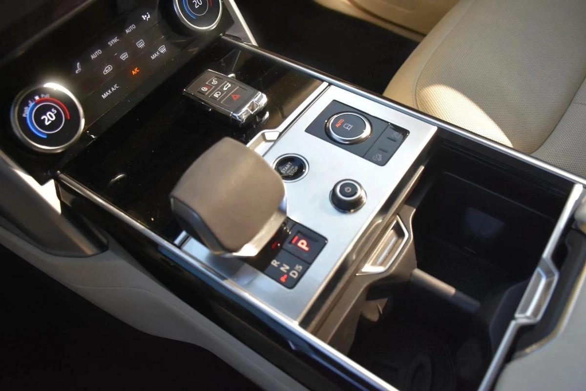 LAND ROVER RANGE ROVER SE 2023 | BLACK-13-13