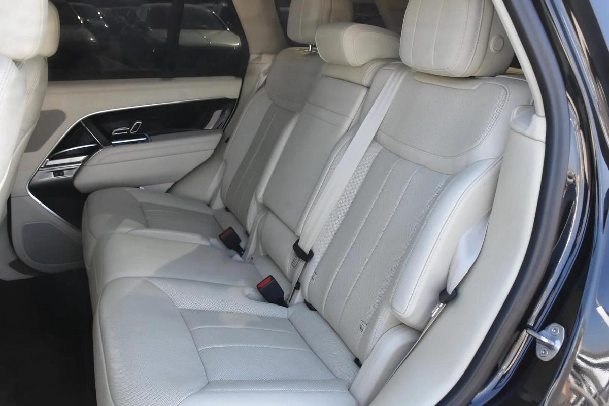 LAND ROVER RANGE ROVER SE 2023 | BLACK-21-21