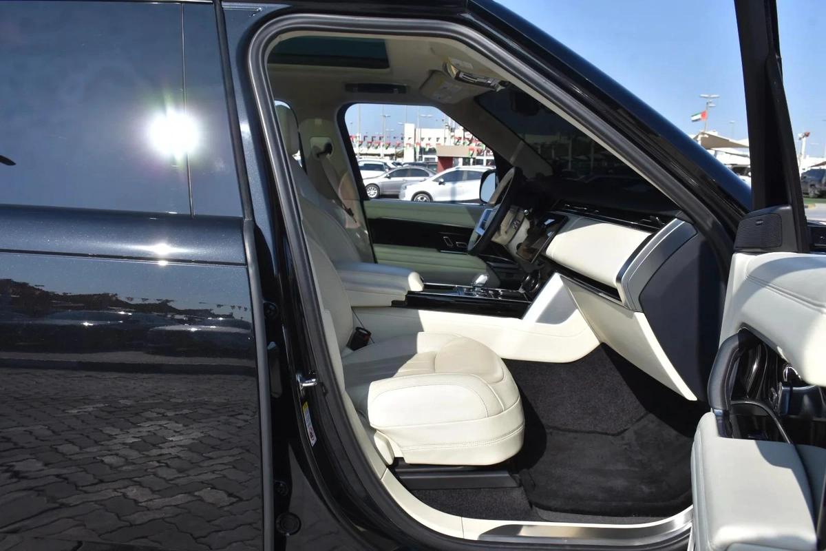 LAND ROVER RANGE ROVER SE 2023 | BLACK-3-3