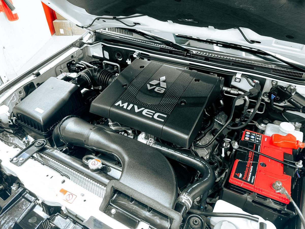 AED 1,300 // 20%DP // 2020 Mitsubishi Pajero Signature Edition 3.8L V6-5-5