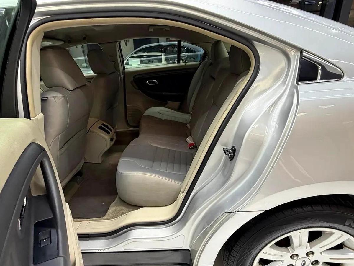 Ford Taurus SE 2012 - GCC Specs - Well Maintained-4-4