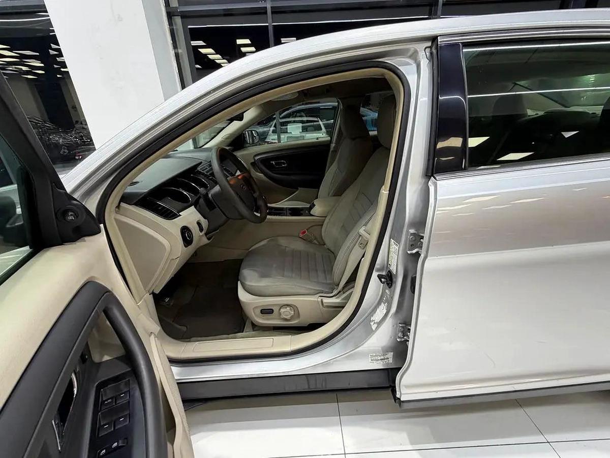 Ford Taurus SE 2012 - GCC Specs - Well Maintained-1-1