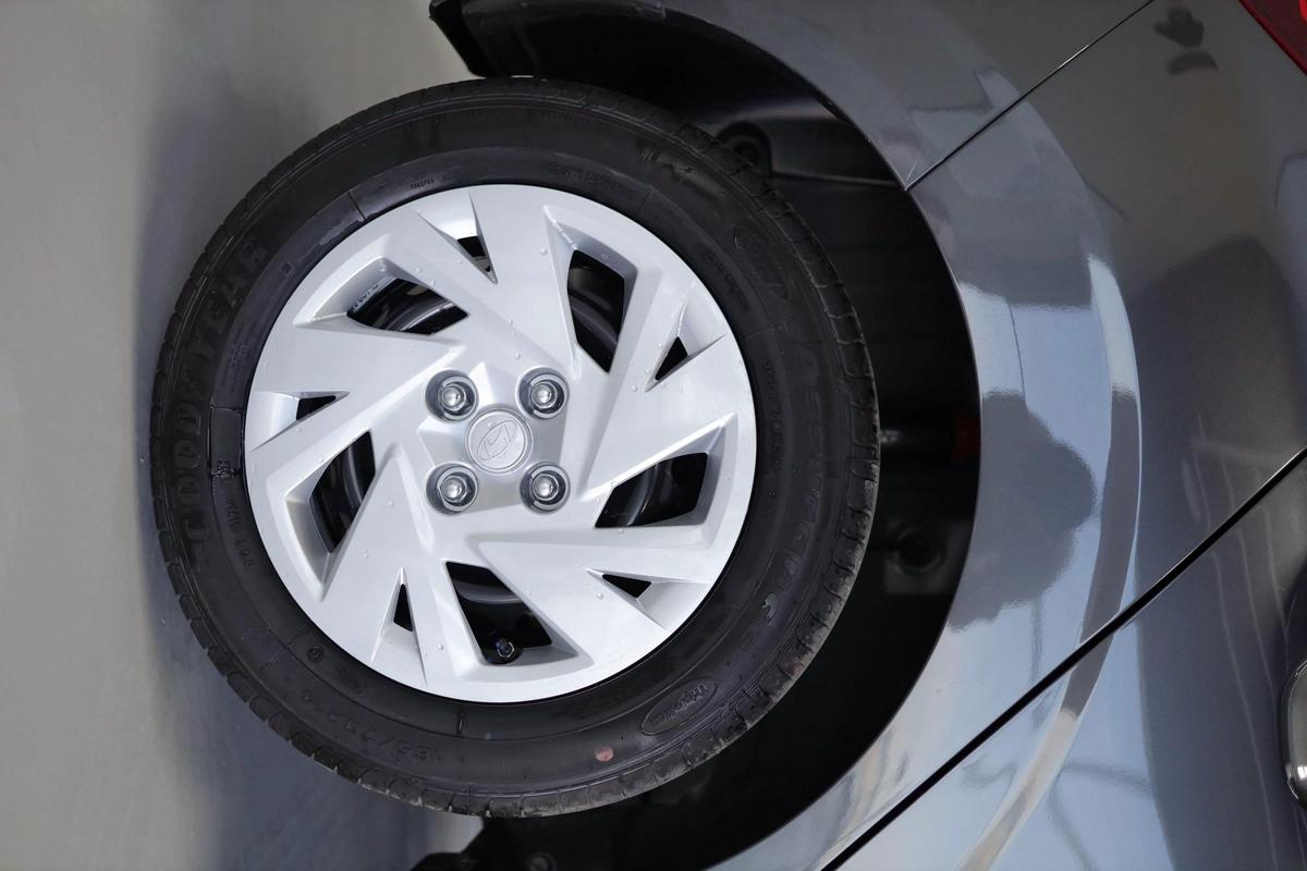 HYUNDAI GRAND i10 MODEL 2026 GCC SPECS-1-1
