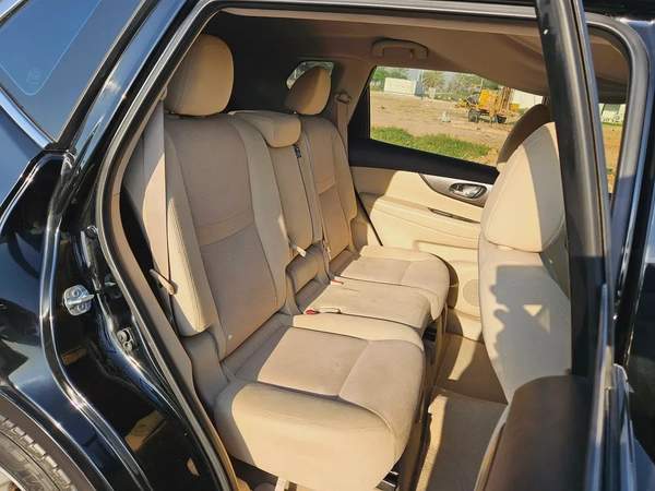 Nissan X Trail 2015 GCC 4WD Premium Condition With Low KM 7 Seater