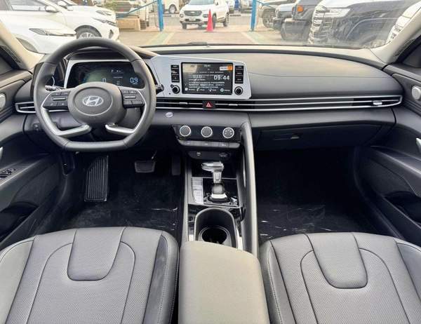 Hyundai Elantra ELITE / 1.5L PETROL / SUNROOF WITH LEATHER / CHINESE SPCES (CODE# ELITE)