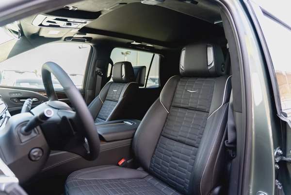 Cadillac Escalade Sport Platinum 6.2L V8 FULL OPTION Brand New 2023