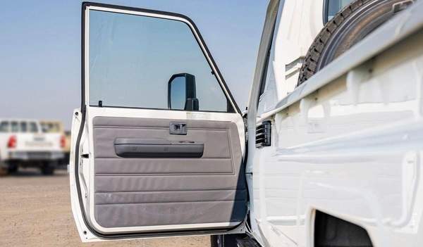 Toyota Land Cruiser Pick Up TOYOTA LAND CRUISER LC79SC 4.2 diesel MT MY2025