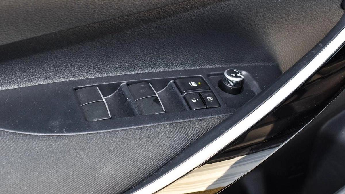 Toyota Corolla 1.8L Hybrid-11-11