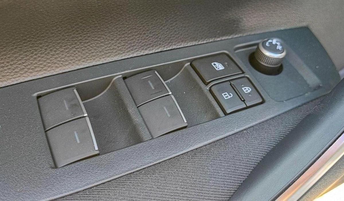 Toyota Corolla COROLLA 1.6L MED OPTION 2023-8-8