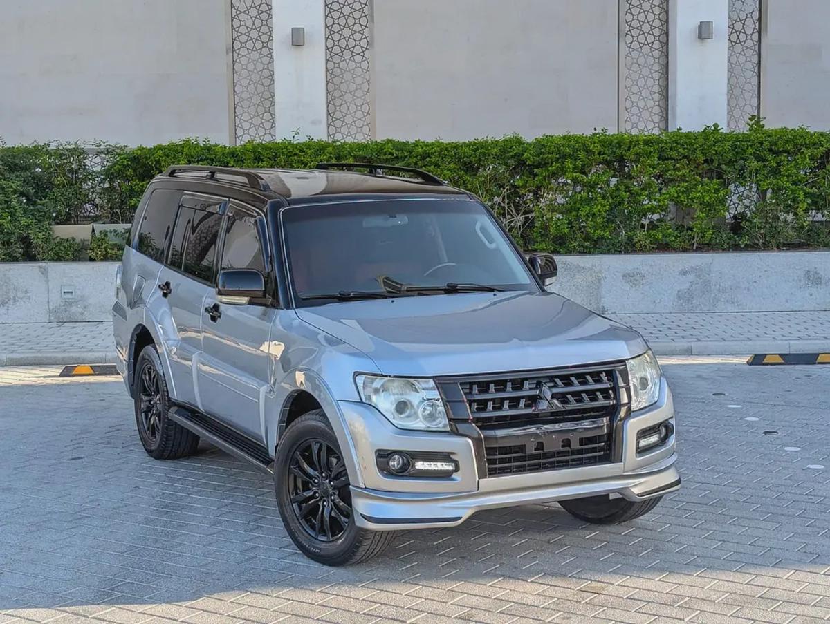 MITSUBISHI PAJERO 2015 MODIFIED SIGNATURE EDITION GLS MID V6 4.5L GCC IN EXCELLENT CONDITION-0-0