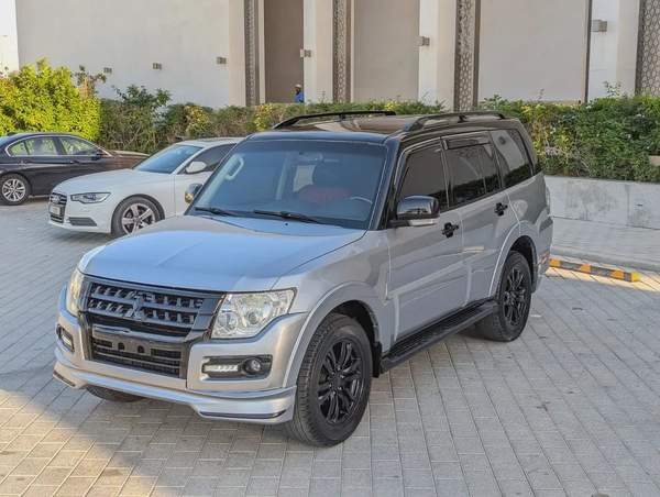 MITSUBISHI PAJERO 2015 MODIFIED SIGNATURE EDITION GLS MID V6 4.5L GCC IN EXCELLENT CONDITION