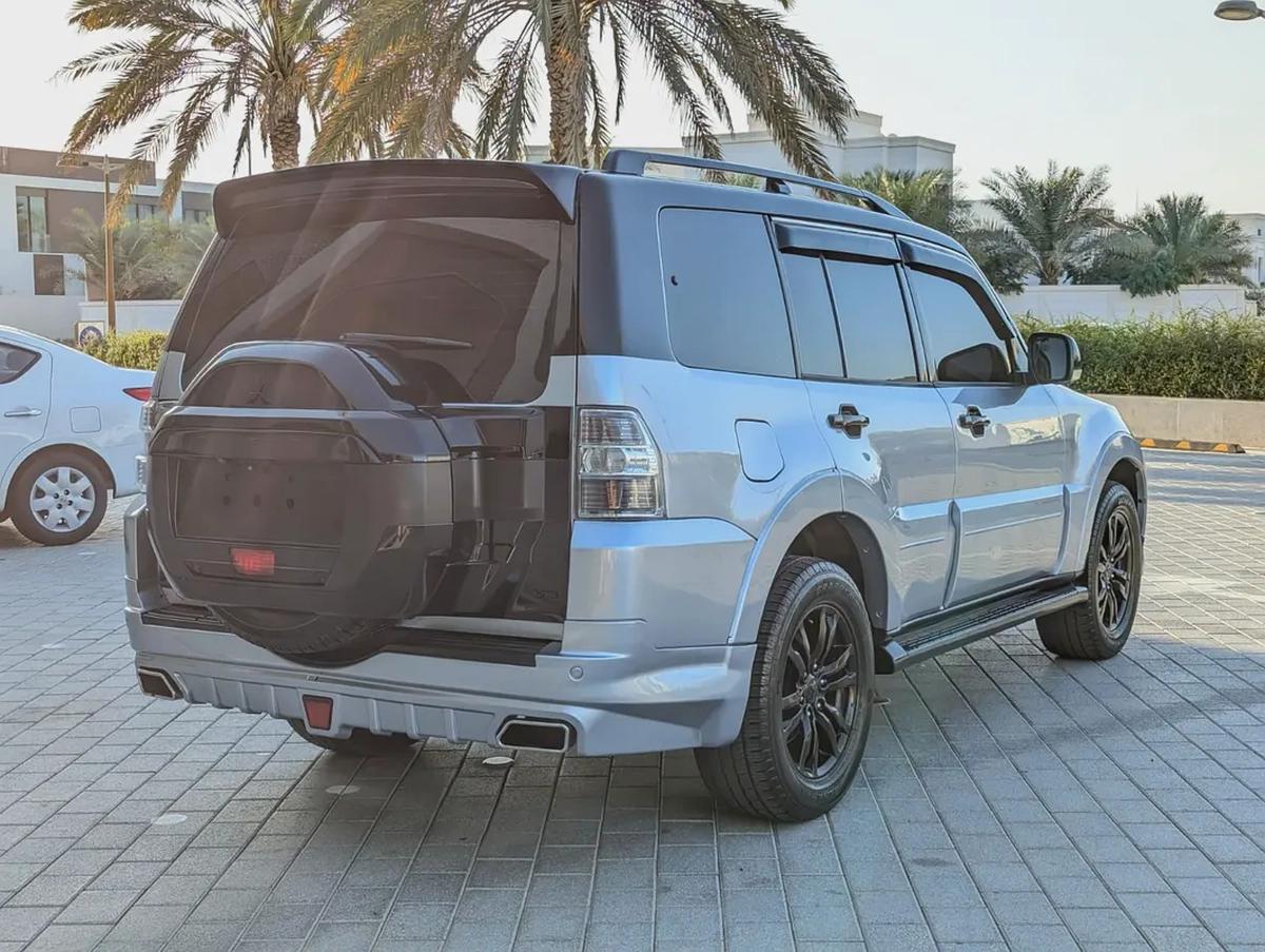 MITSUBISHI PAJERO 2015 MODIFIED SIGNATURE EDITION GLS MID V6 4.5L GCC IN EXCELLENT CONDITION-13-13