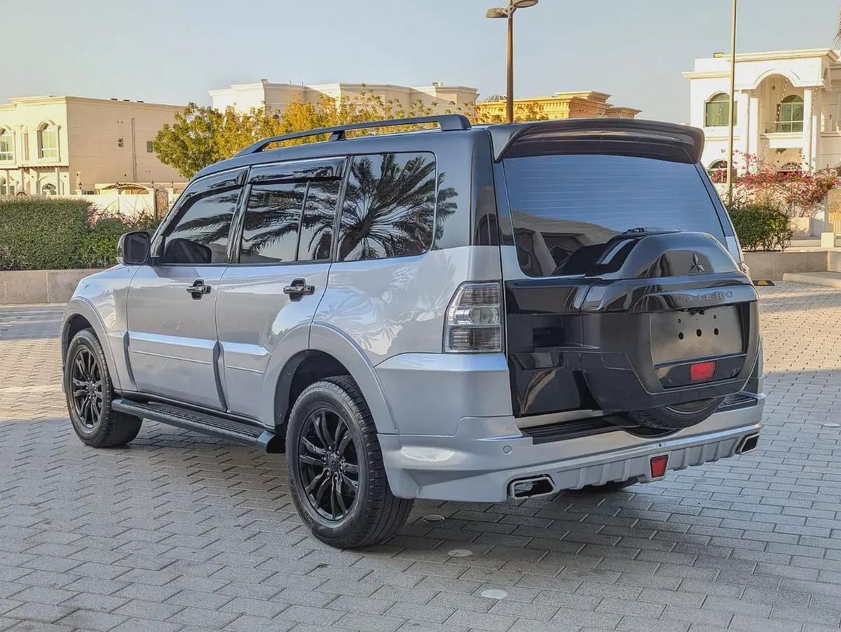 MITSUBISHI PAJERO 2015 MODIFIED SIGNATURE EDITION GLS MID V6 4.5L GCC IN EXCELLENT CONDITION-14-14