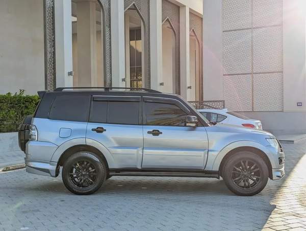 MITSUBISHI PAJERO 2015 MODIFIED SIGNATURE EDITION GLS MID V6 4.5L GCC IN EXCELLENT CONDITION
