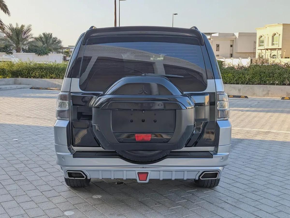 MITSUBISHI PAJERO 2015 MODIFIED SIGNATURE EDITION GLS MID V6 4.5L GCC IN EXCELLENT CONDITION-17-17