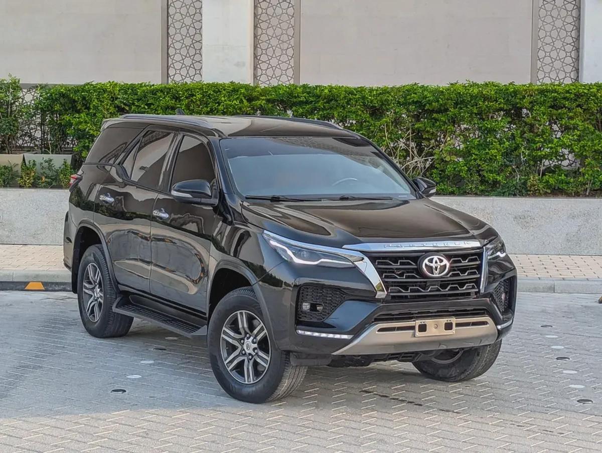 TOYOTA FORTUNER 2017 FACELIFTED 2025 GCC V4 2.7L 4X4 IN PERFECT CONDITION-0-0