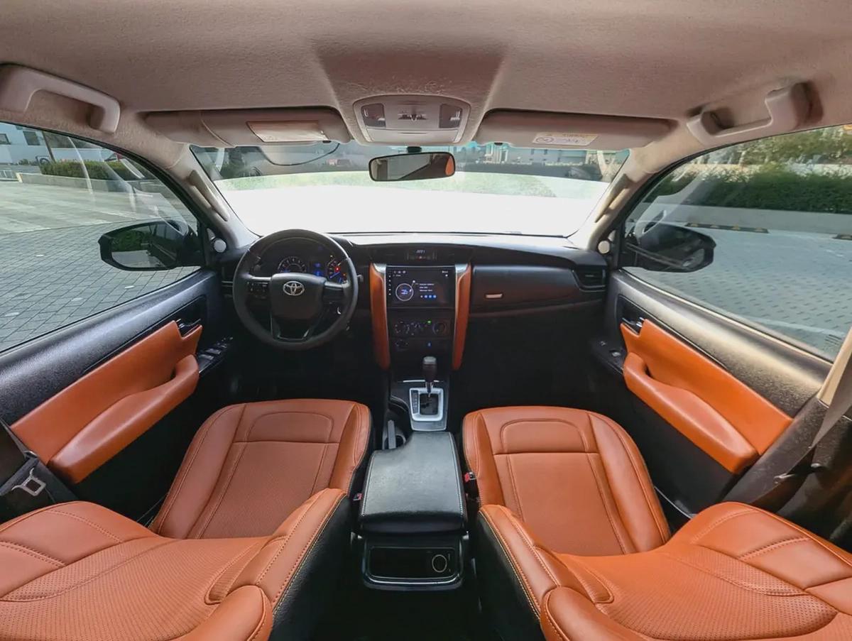 TOYOTA FORTUNER 2017 FACELIFTED 2025 GCC V4 2.7L 4X4 IN PERFECT CONDITION-2-2