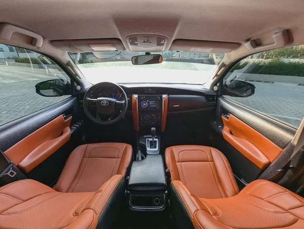 TOYOTA FORTUNER 2017 FACELIFTED 2025 GCC V4 2.7L 4X4 IN PERFECT CONDITION