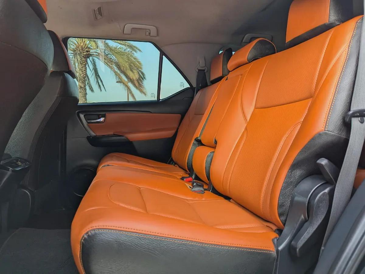 TOYOTA FORTUNER 2017 FACELIFTED 2025 GCC V4 2.7L 4X4 IN PERFECT CONDITION-4-4